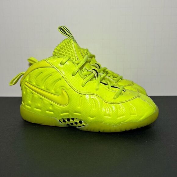 Toddlers NIKE Little Posite One Volt Sneakers / Size 9C - Picture 1 of 9